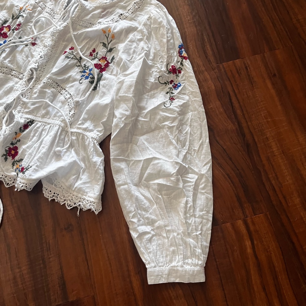 New Jannifer&Grace Embroidered White Blouse size L - Picture 15 of 16